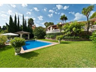 4 Bedrooms - Villa - Malaga - For Sale