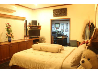 Extended Family Home in Bang Jo /..