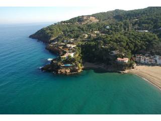 Exlusive plot with panoramic views for..