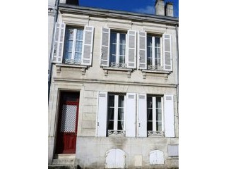 3 Bedrooms - Town House -..