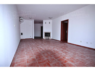 Large Apartment With Stunning Mountain..