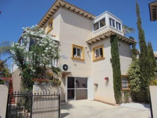 4 Bedrooms - Villa - Alicante - For Sale
