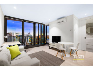 EQ Tower: Memorable CBD Living