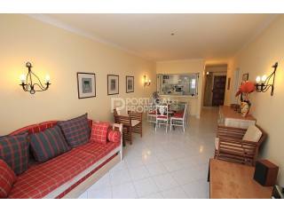 Ground floor bright spacious apartment..