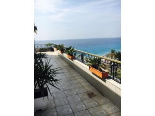 2 Bedroom Apartment With Sensational..