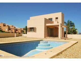 Detached 3 bedroom villa with swimming..
