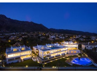 4 Bedrooms - Apartment - Malaga - For..