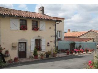 Pretty Stone Cottage With Independent..