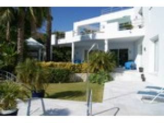 4 Bedrooms - Villa - Malaga - For Sale