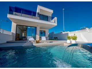 3 Bedrooms - Villa - Alicante - For Sale