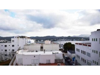Duplex apartment to renovate 200m from..