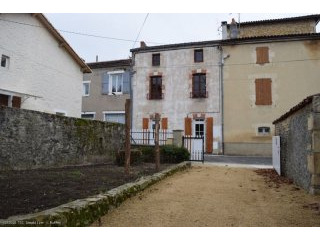 4 Bedroom Townhouse In Ruffec With..