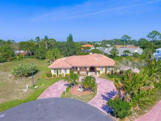 4 bedroom Residence For Sale: Hobe..