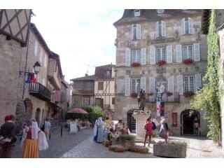 Beaulieu-sur-Dordogne : Commercial /..