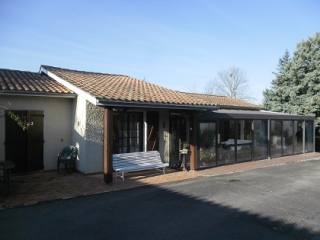 4-bed property with lovely, large garden
