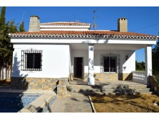 Villa for Sale in Benajarafe 350.000..