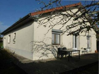 3 Bed Detached Bungalow In A Pretty..