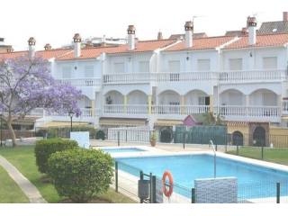 Town House - Adosada en urbanizacion..
