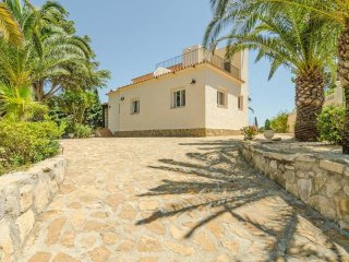 4 Bedrooms - Villa - Alicante - For Sale