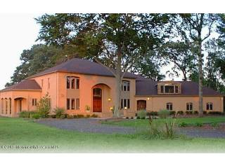 5 bedroom Flat For Sale: 7 Bluebell..