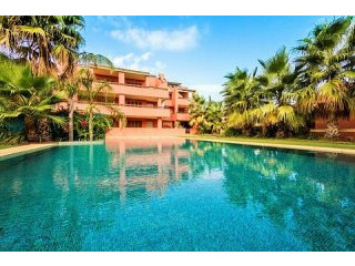 * SUPERB 3 BEDROOM APARTMENT
