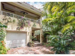 3 bedroom Town House For Sale: 3233..