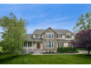 4 bedroom House For Sale: 14 Hunter Ln..