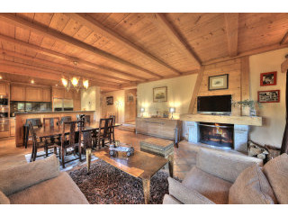 A superb 5 bed triplex apartment, close..