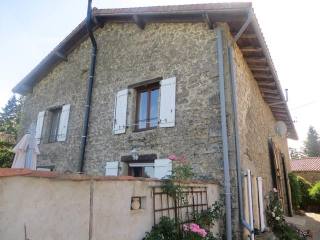 3-Bedroomed Stone House Near Marval In..