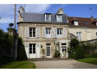 6 bedroom Town House For Sale: 60200..