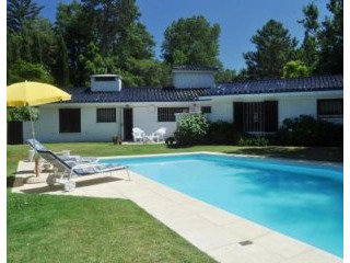 3 Bedroom House - For Rent - Golf