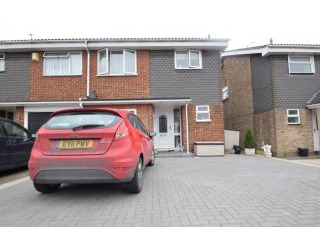 LYNDENE BENFLEET SS7 4DZ