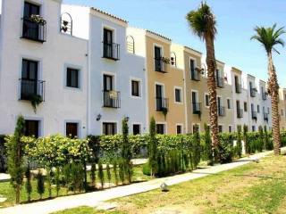 3 bedroom town house for sale