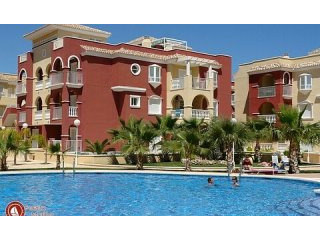 2 Bed Luxurious Apartment minutes from..