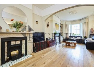 6 bedroom house to rent