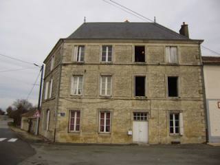 Large Maison De Maitre To Renovate With..