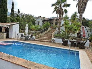 3 bedroom, 2 bathroom Finca/Country..