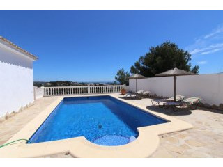 Beautiful traditional 4 bedroom villa..