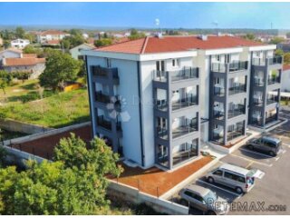 Poreč - moderan 3soban stan na 3. katu s pogledom na more