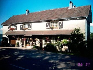 3 Bedrooms - House - Bourgogne - For..