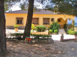 Lovely 3 bed Villa with Pool near..