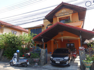 Solid 4 bedroom house at urban..