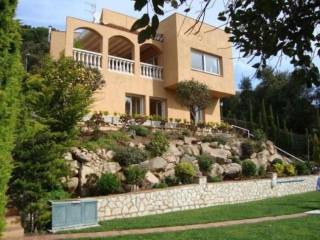4 Bedrooms - Villa - Girona - For Sale