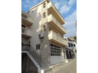Rooming house and garage, Bečići, Budva