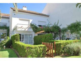 3 bedroom town house for sale