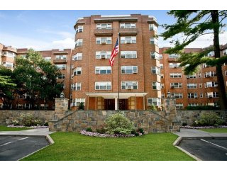 2 bedroom Commercial Property For Sale:..