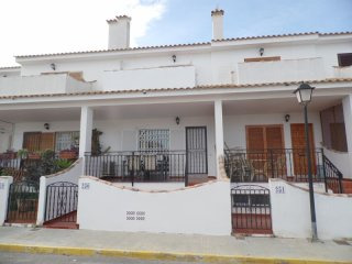 4 Bedrooms - Property - Alicante - For..
