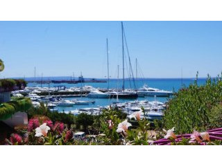 5 bedroom Apartment For Sale: Marina..