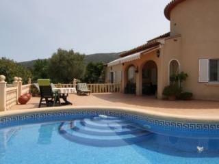 4 Bedrooms - Villa - Alicante - For Sale
