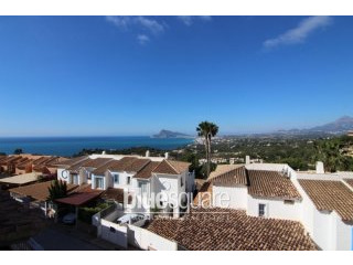 Bright and Beautiful 2 Bedroom..